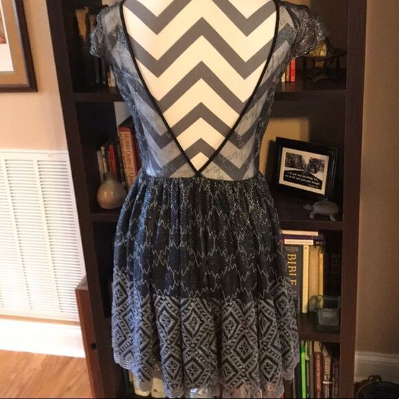 Size 6 Pins & Needles Metallic Open Back Dress NWT - Picture 6 of 8